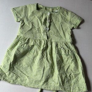 Chic Green Gingham Dress with Buttons